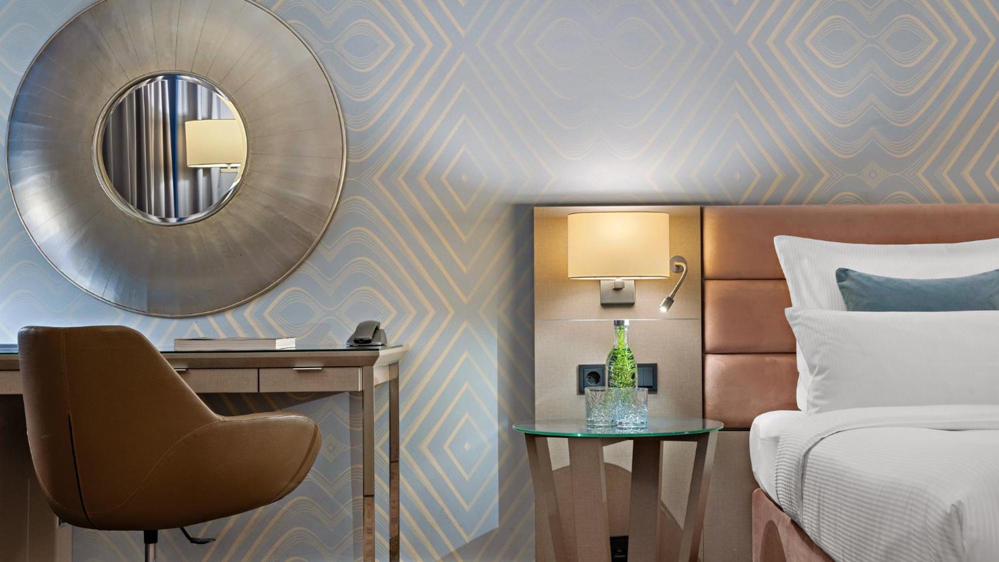 คราวน์ พลาซา เบอร์ลิน ซิตี้เซ็นเตอร์ Hotel ภายนอก รูปภาพ