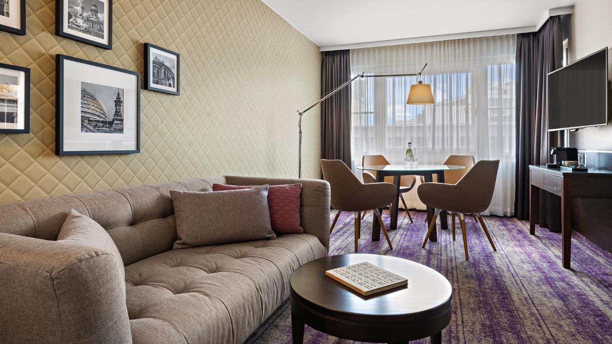 คราวน์ พลาซา เบอร์ลิน ซิตี้เซ็นเตอร์ Hotel ภายนอก รูปภาพ