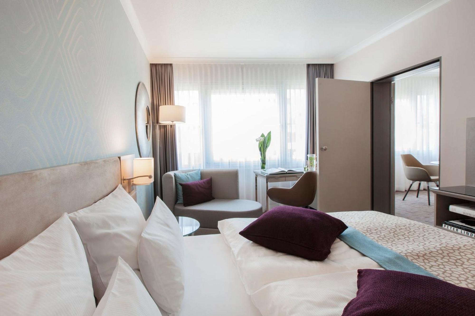 คราวน์ พลาซา เบอร์ลิน ซิตี้เซ็นเตอร์ Hotel ภายนอก รูปภาพ